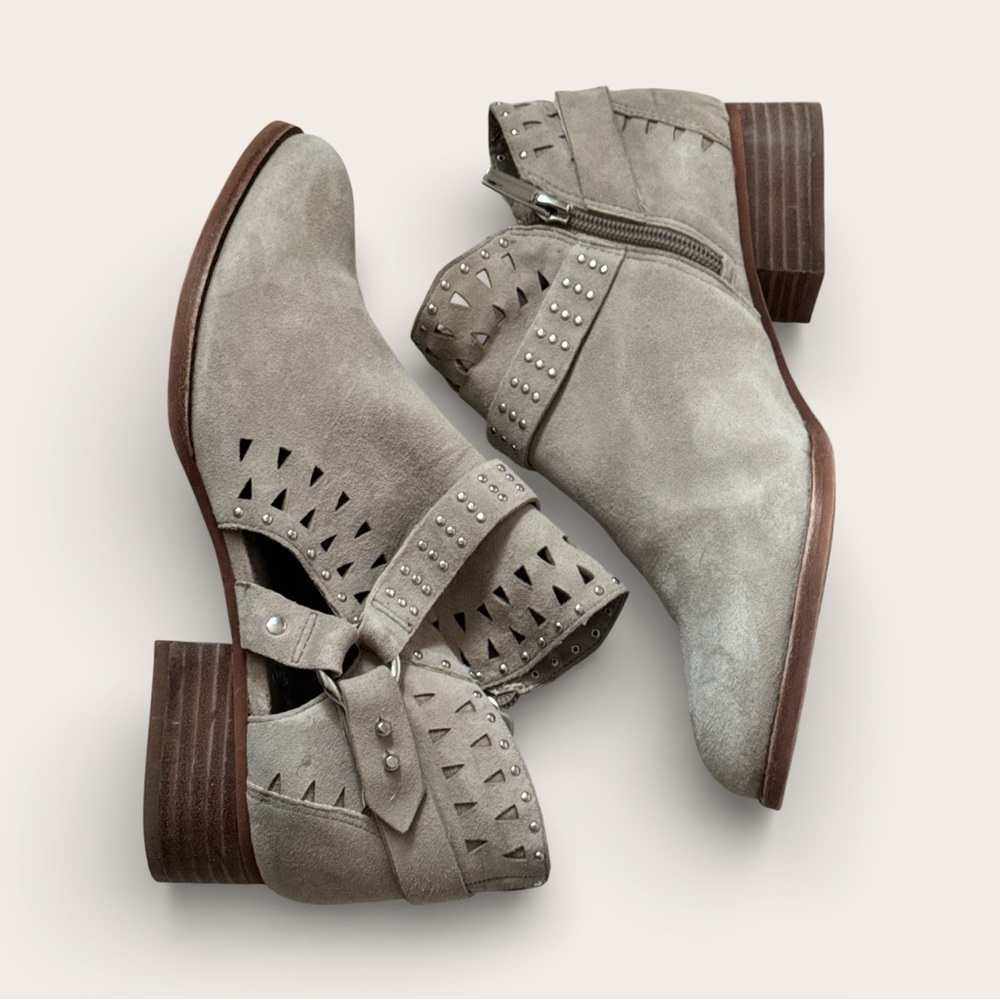Vince Camuto Calley Women's Suede Ankle Boots - light Gray Sz 8